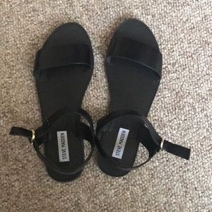 Used Steven madden sandal